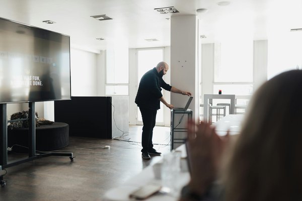 Créer un cv rapidement avec hellowork: guide complet