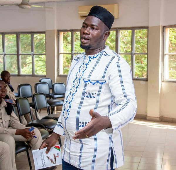 Tétrade . Dernier À Lextérieur En Avant De Richement Parier Nécessité ✪ République française Spin & Win